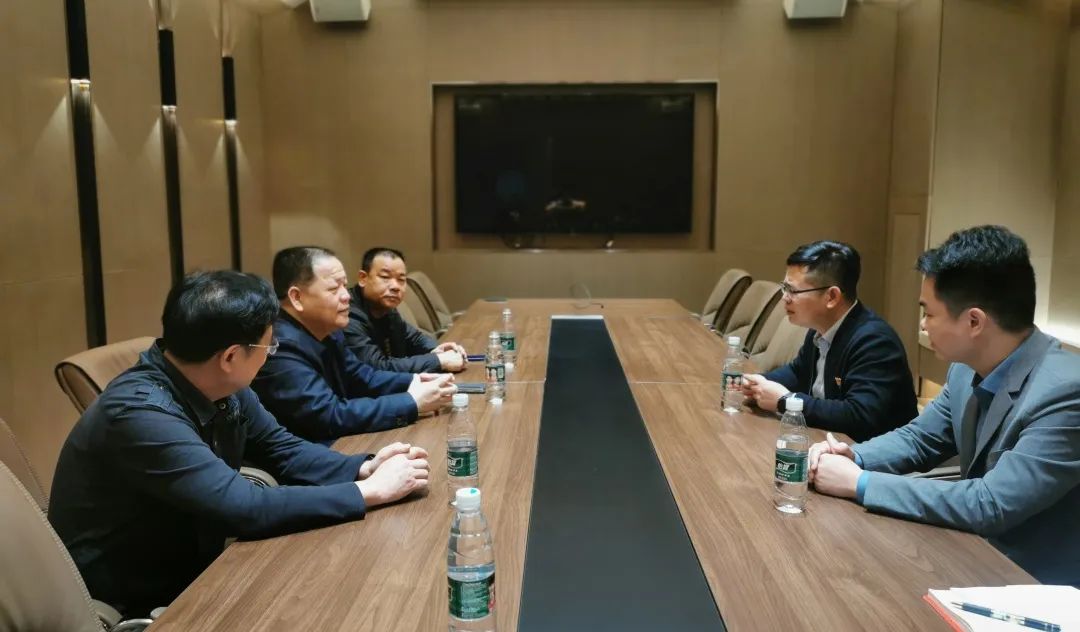 中庭黨建 | 南寧市工商聯(lián)牽線搭橋，集團(tuán)與南寧茂名商會(huì)兩新黨組織聯(lián)姻