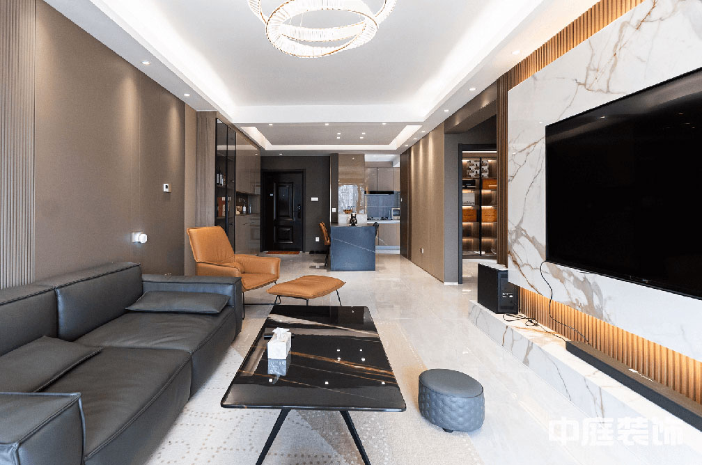 黃有斌：翡翠時光——精工、材質(zhì)打造現(xiàn)代新輕奢生活