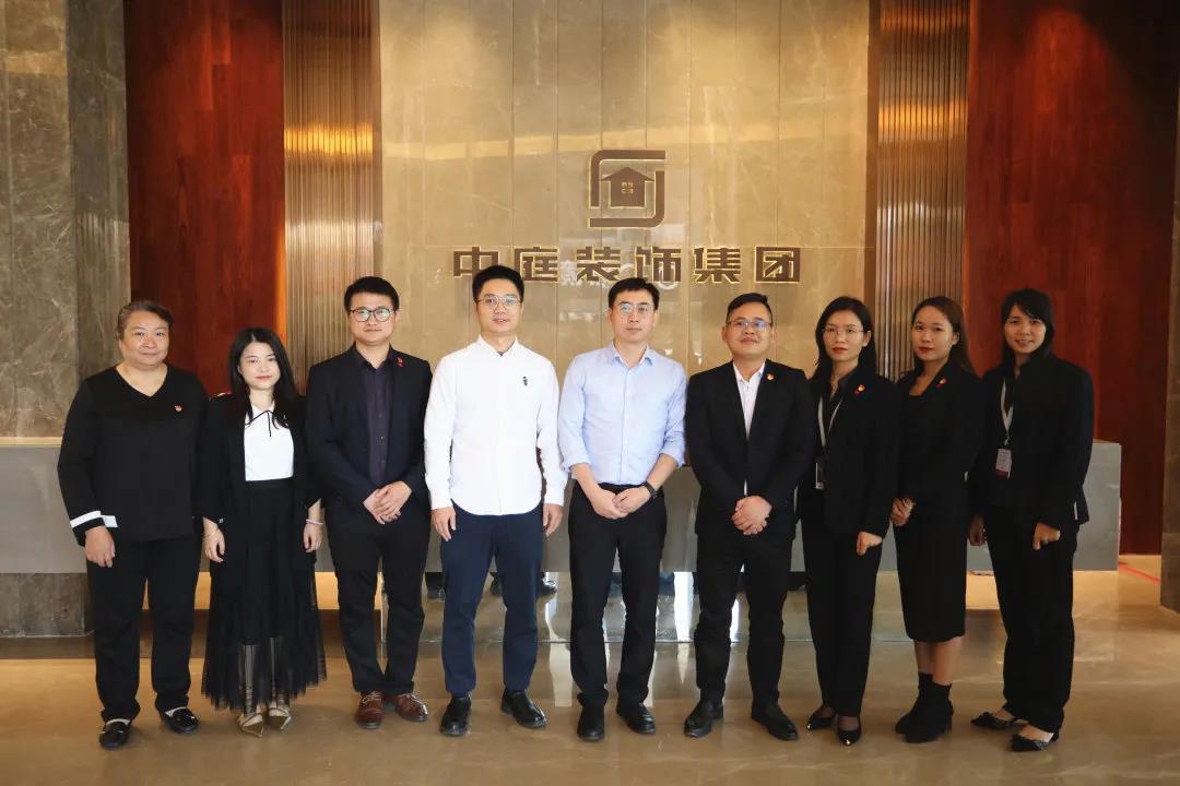 兩新黨建丨青秀區(qū)組織部、兩新組織黨工委領(lǐng)導(dǎo)到集團調(diào)研并指導(dǎo)黨建工作